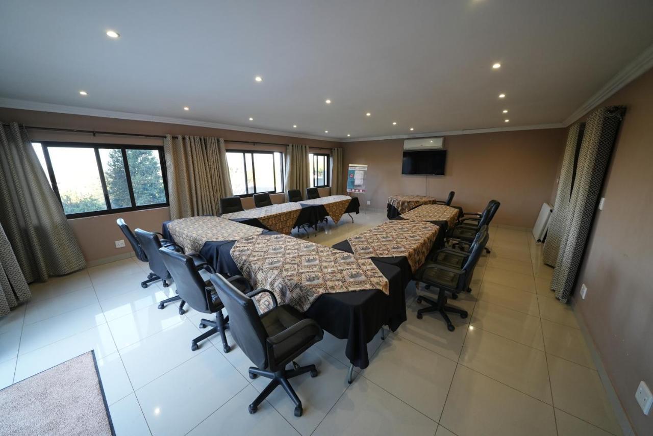 Over The Moon Guesthouse Johannesburg Esterno foto