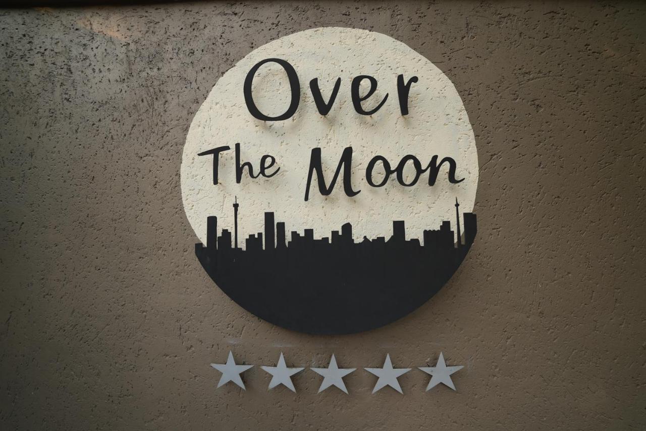 Over The Moon Guesthouse Johannesburg Esterno foto