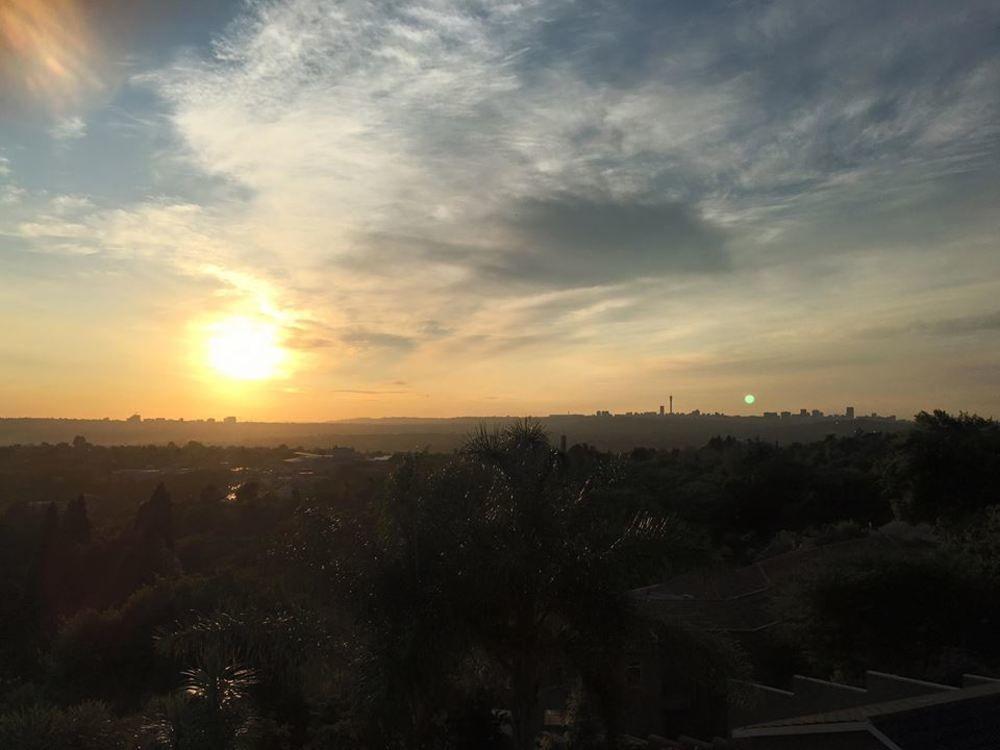 Over The Moon Guesthouse Johannesburg Esterno foto