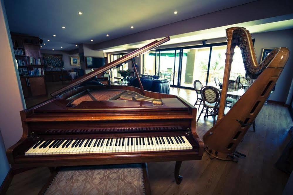 Over The Moon Guesthouse Johannesburg Esterno foto